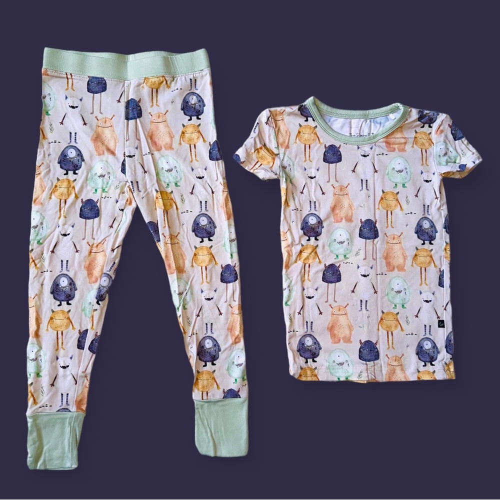 Like New Sleepy Sloth Bamboo Set